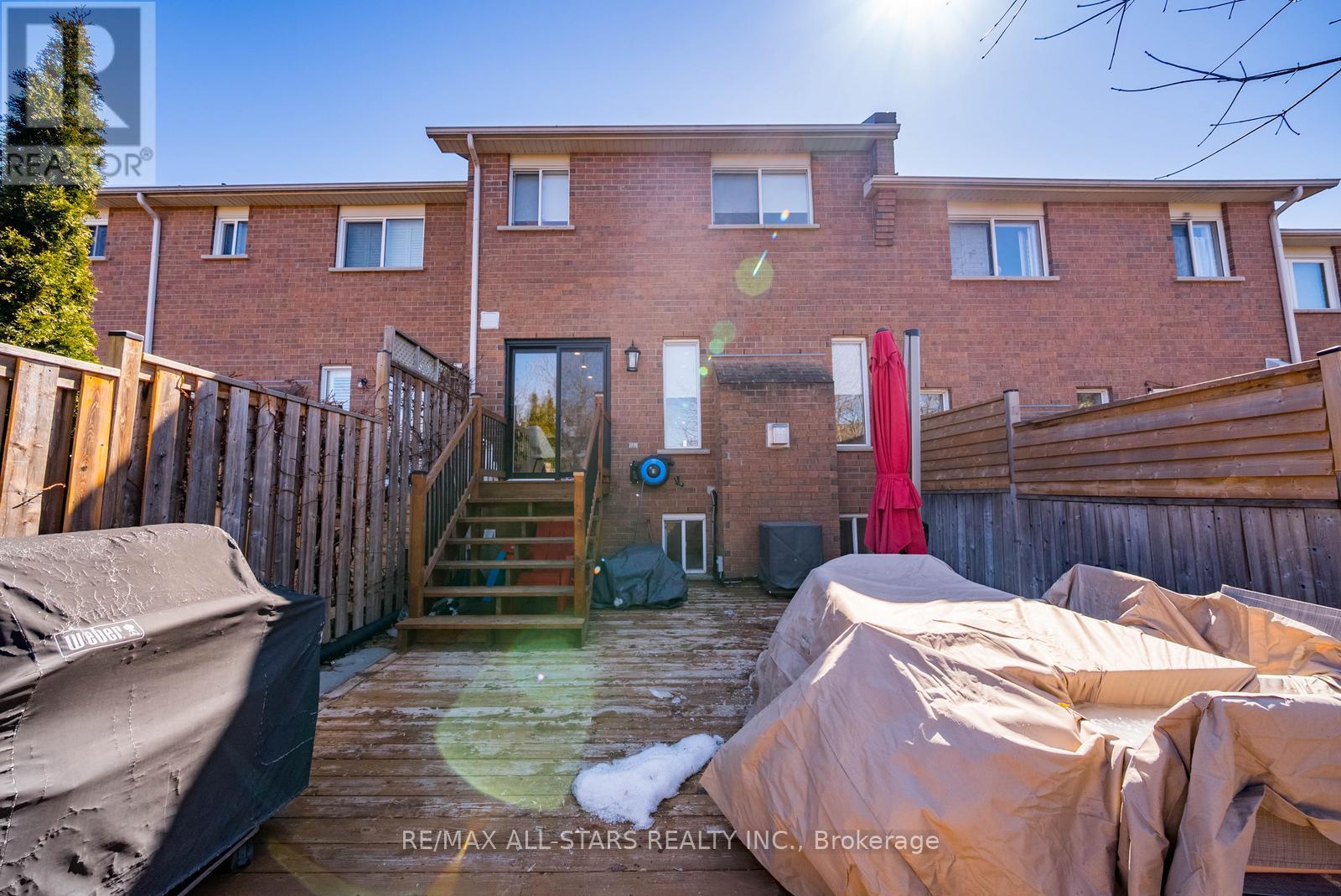 24 Willoway, Whitchurch-Stouffville, Ontario  L4A 1K7 - Photo 44 - N12931148