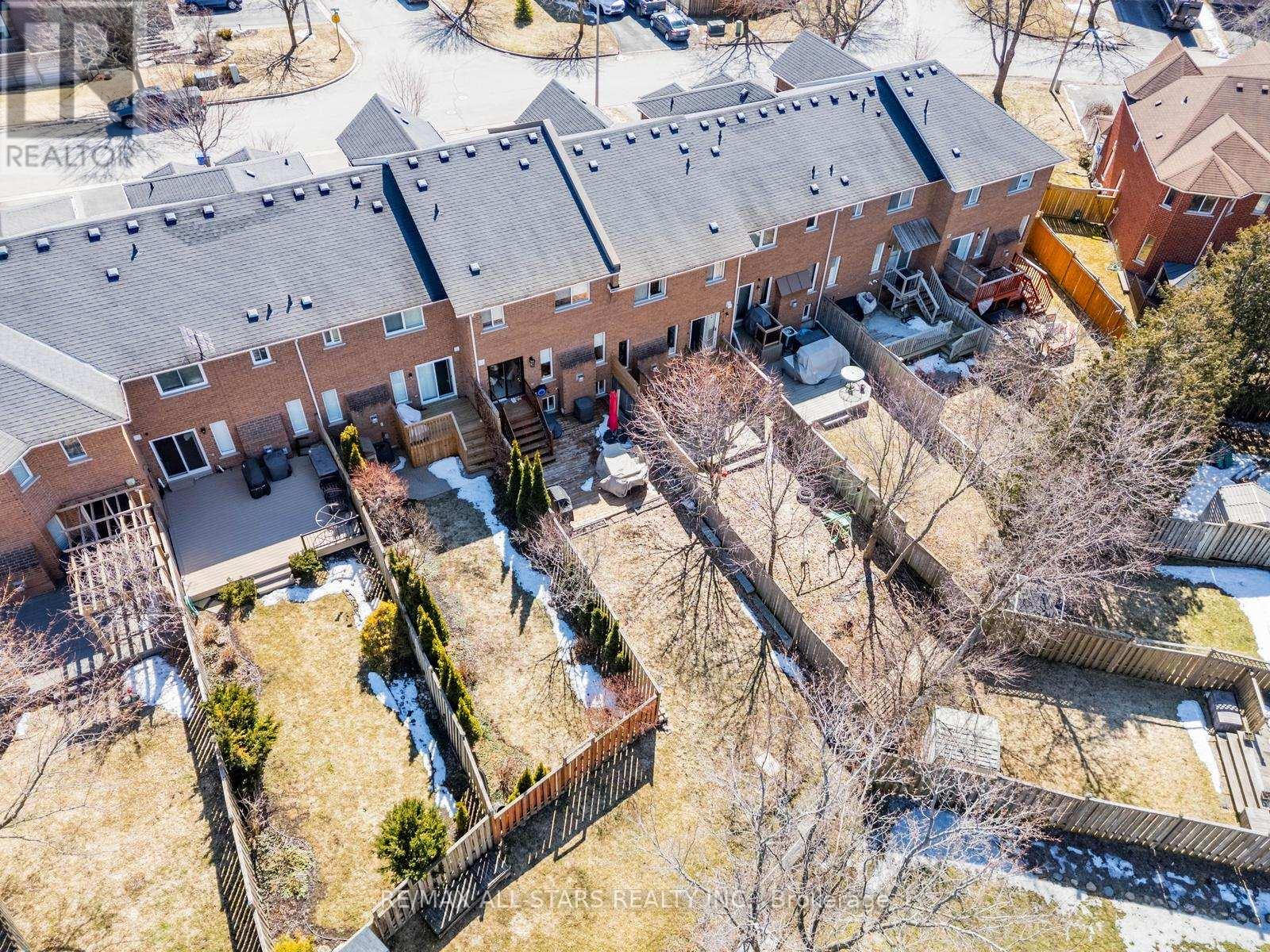 24 Willoway, Whitchurch-Stouffville, Ontario  L4A 1K7 - Photo 50 - N12931148