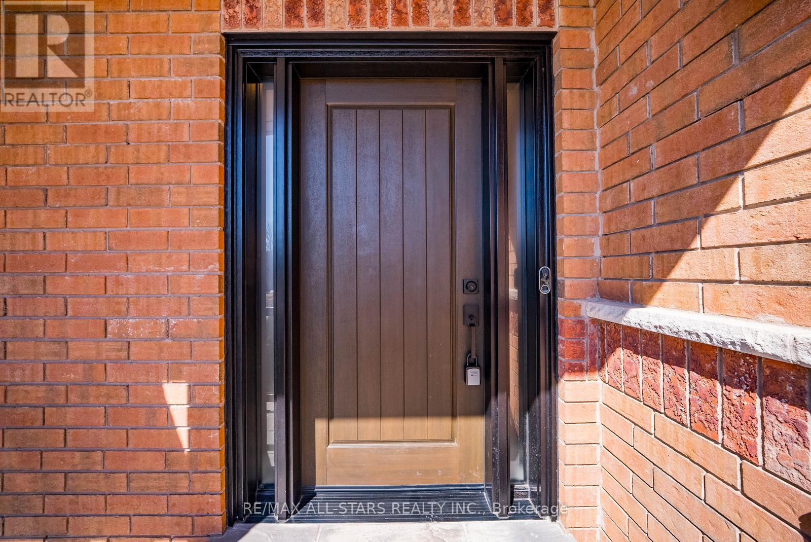 24 Willoway, Whitchurch-Stouffville, Ontario  L4A 1K7 - Photo 6 - N12931148