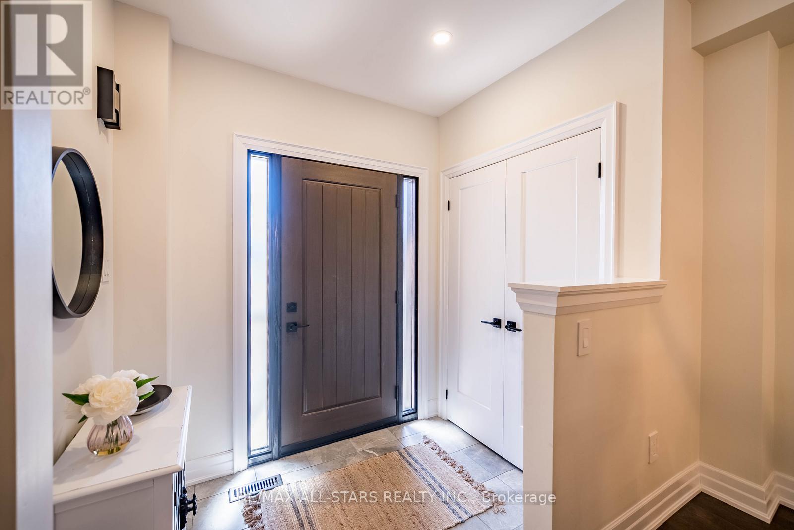 24 Willoway, Whitchurch-Stouffville, Ontario  L4A 1K7 - Photo 8 - N12931148