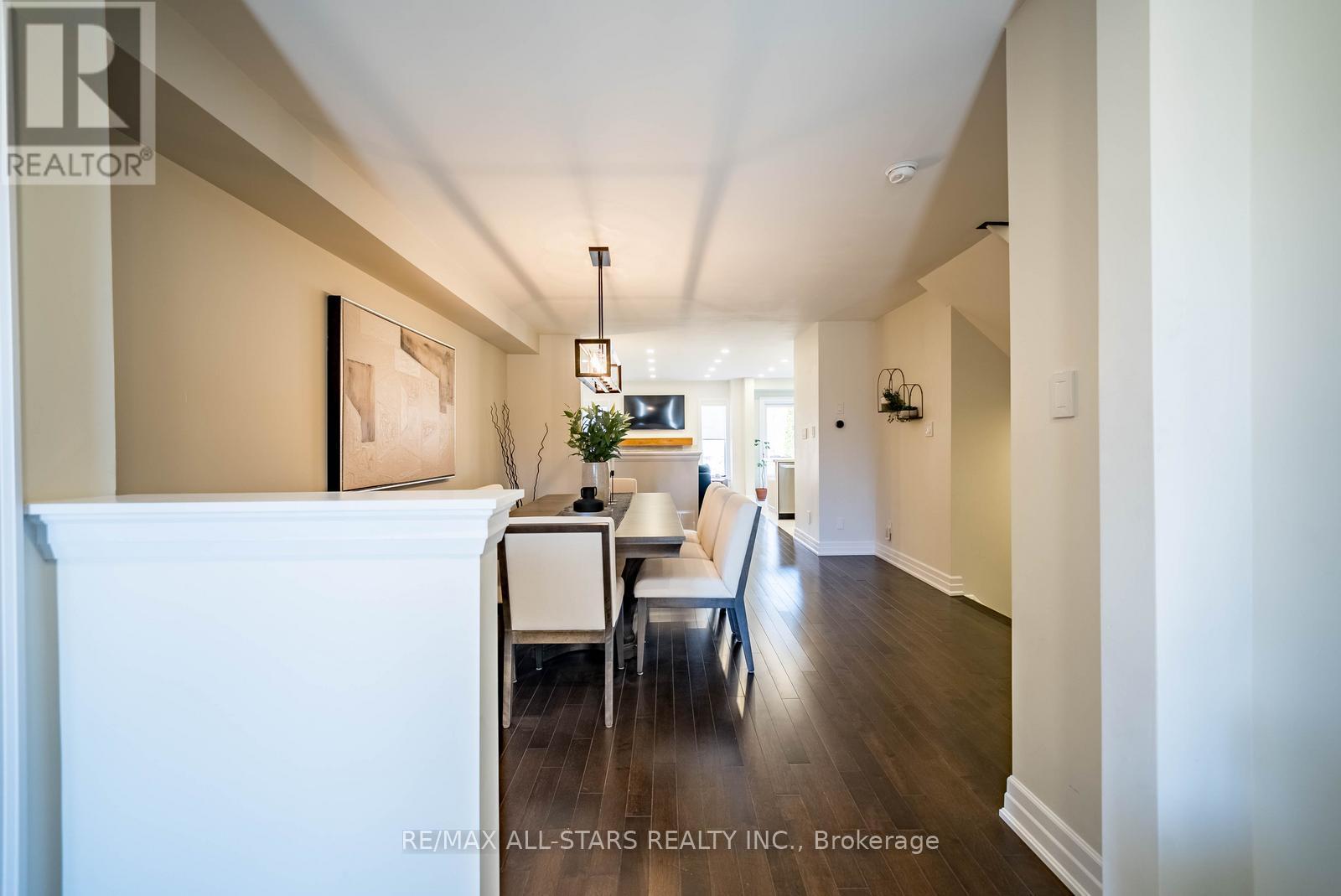 24 Willoway, Whitchurch-Stouffville, Ontario  L4A 1K7 - Photo 9 - N12931148