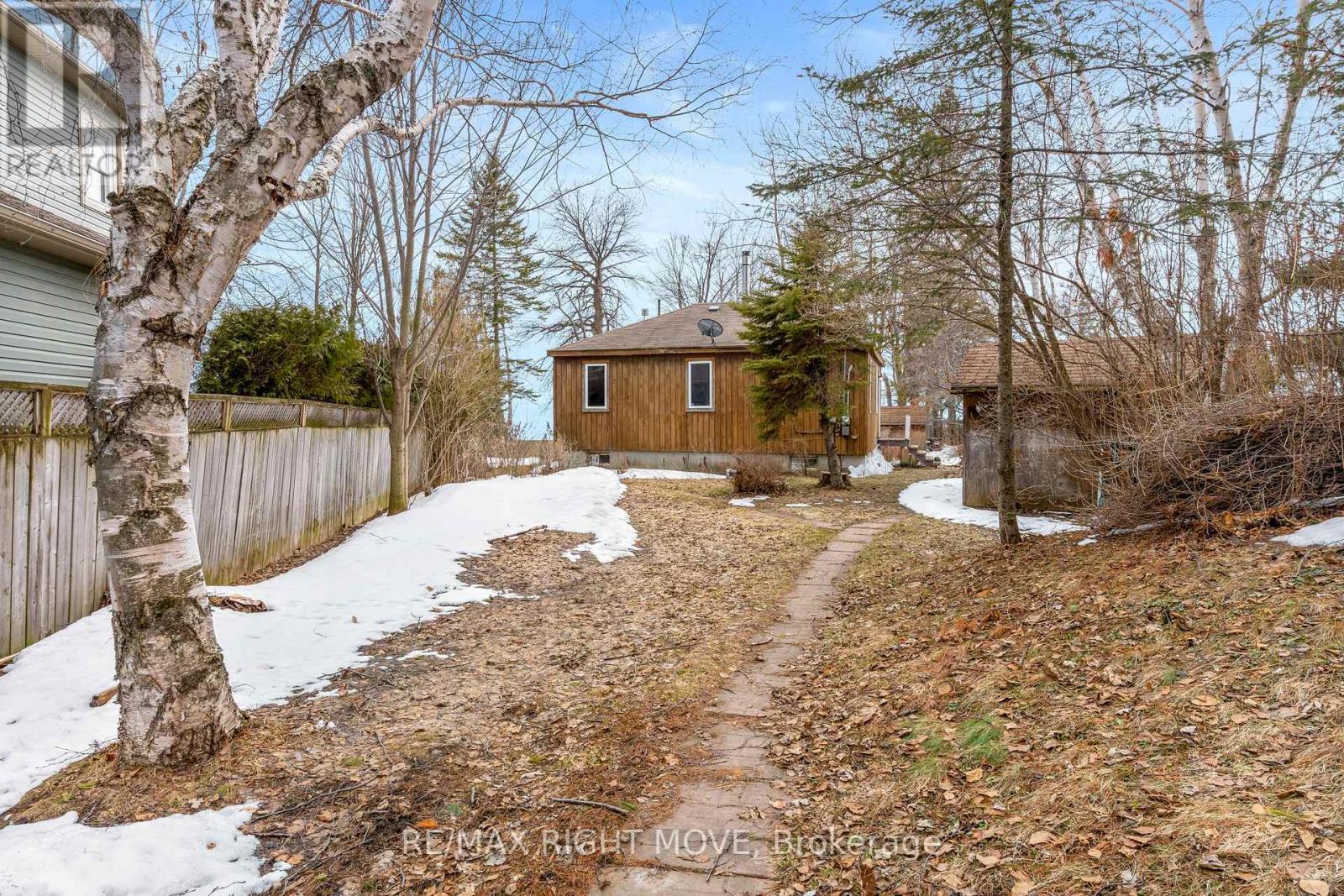 2674 Lone Birch Trail, Ramara, Ontario  L0K 1B0 - Photo 12 - S12931096