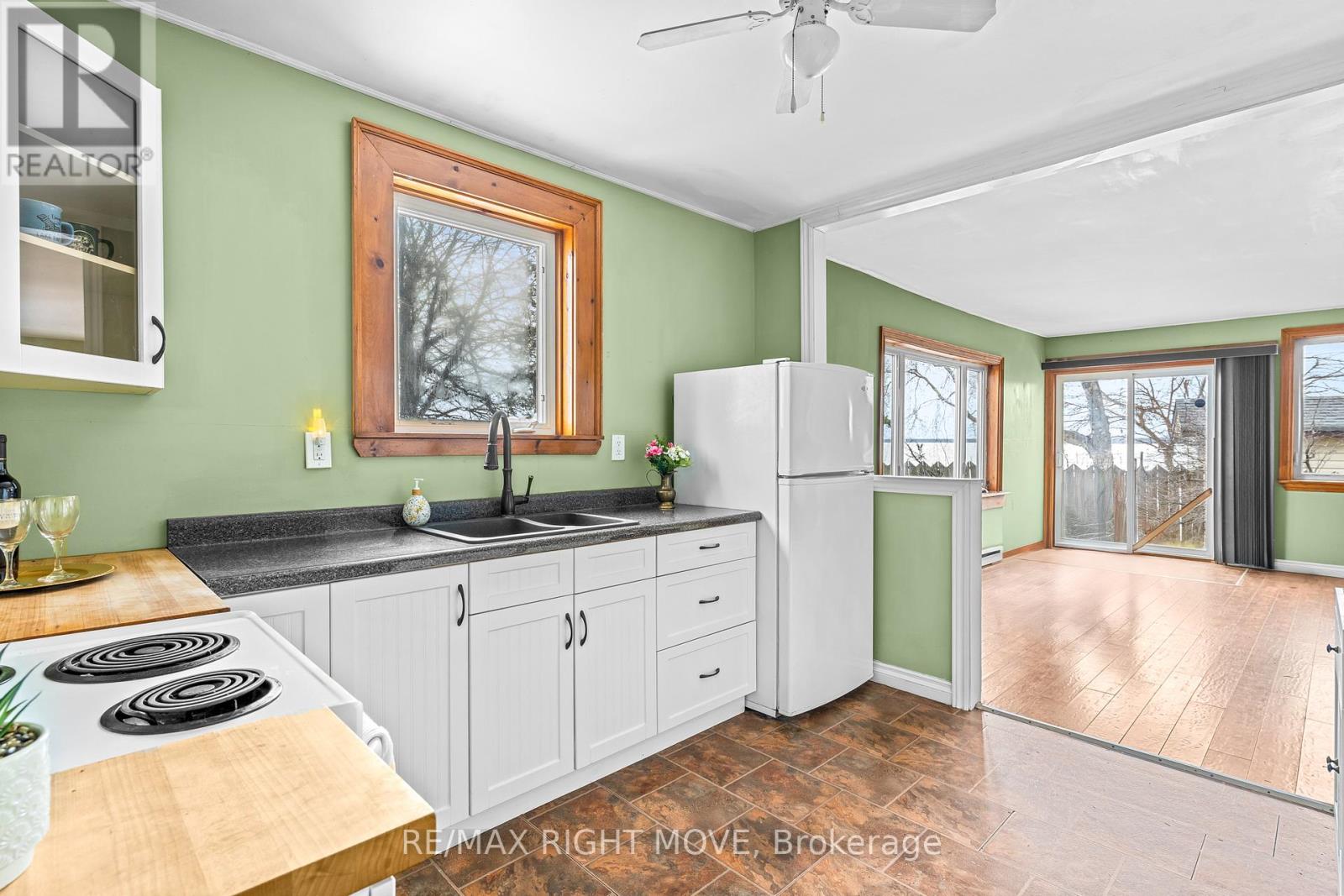 2674 Lone Birch Trail, Ramara, Ontario  L0K 1B0 - Photo 15 - S12931096