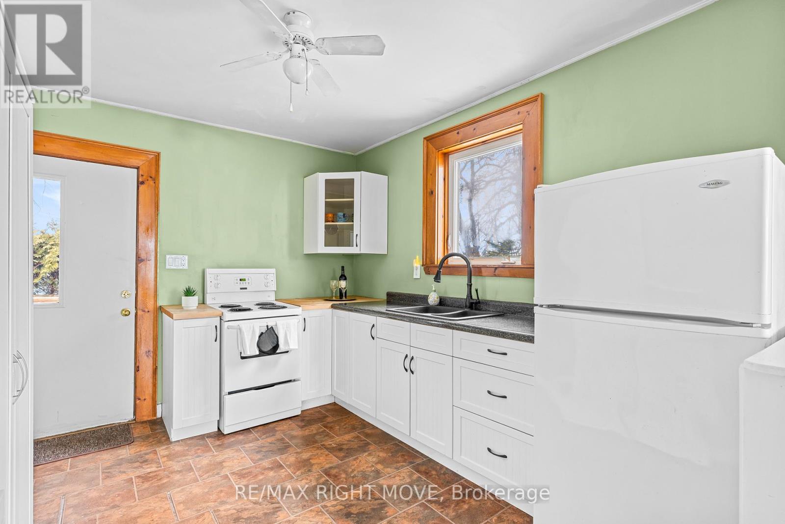 2674 Lone Birch Trail, Ramara, Ontario  L0K 1B0 - Photo 17 - S12931096