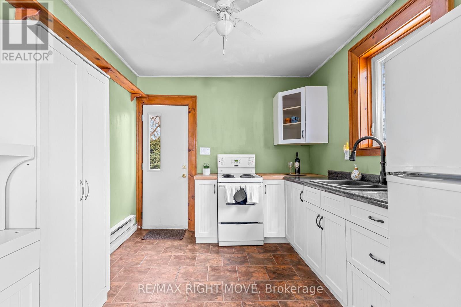 2674 Lone Birch Trail, Ramara, Ontario  L0K 1B0 - Photo 18 - S12931096