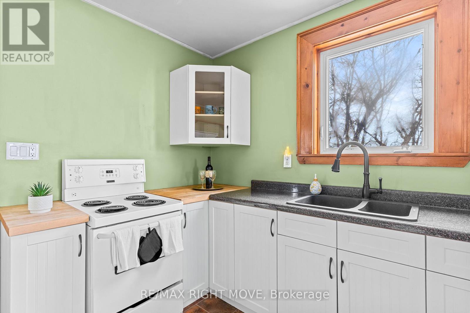 2674 Lone Birch Trail, Ramara, Ontario  L0K 1B0 - Photo 19 - S12931096