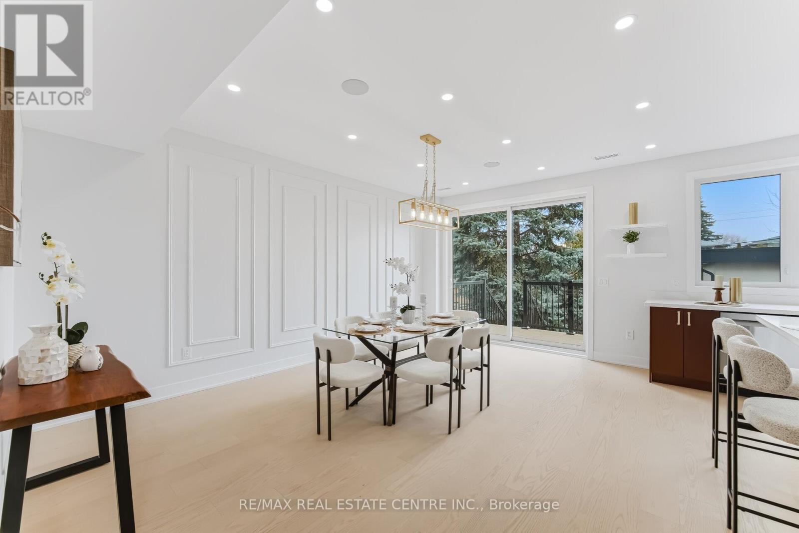 11 Bentley Drive, Toronto, Ontario  M8Z 3L9 - Photo 10 - W12931072