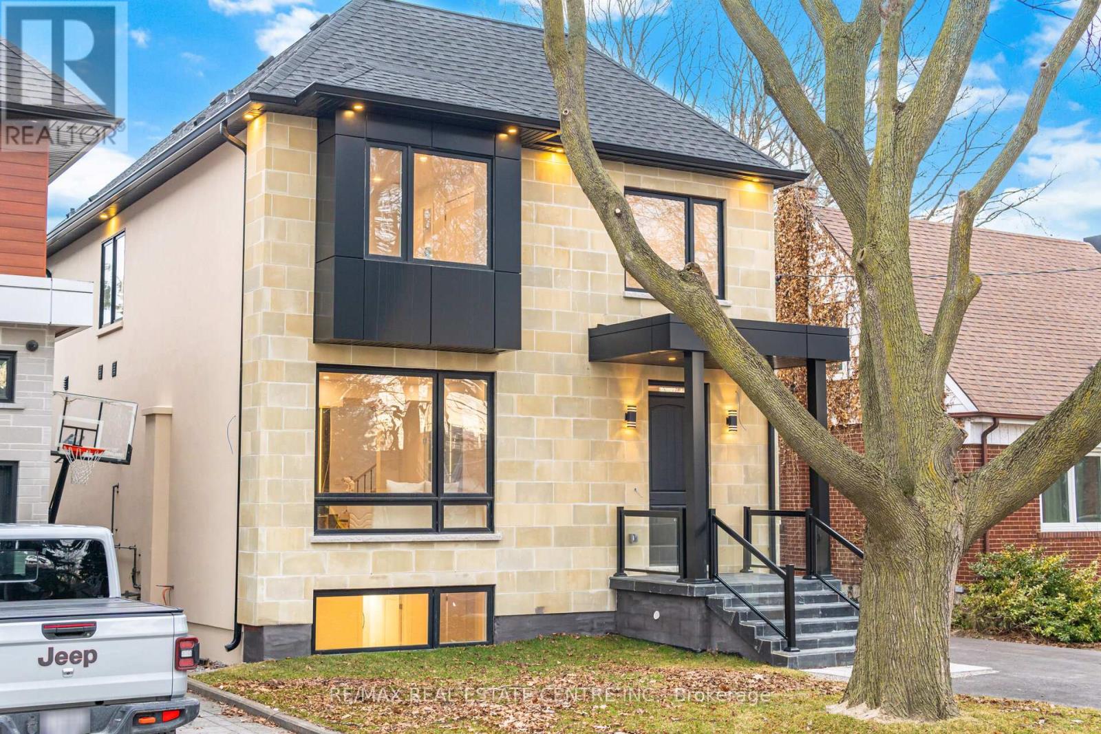 11 Bentley Drive, Toronto, Ontario  M8Z 3L9 - Photo 2 - W12931072