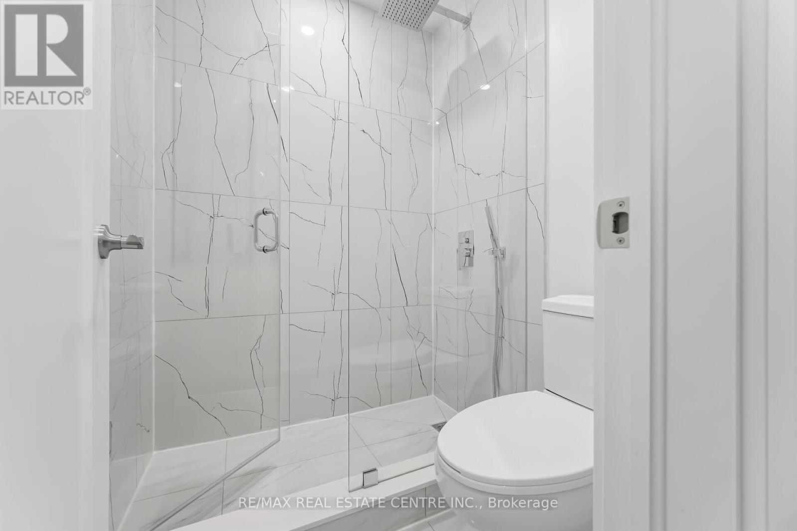 11 Bentley Drive, Toronto, Ontario  M8Z 3L9 - Photo 35 - W12931072