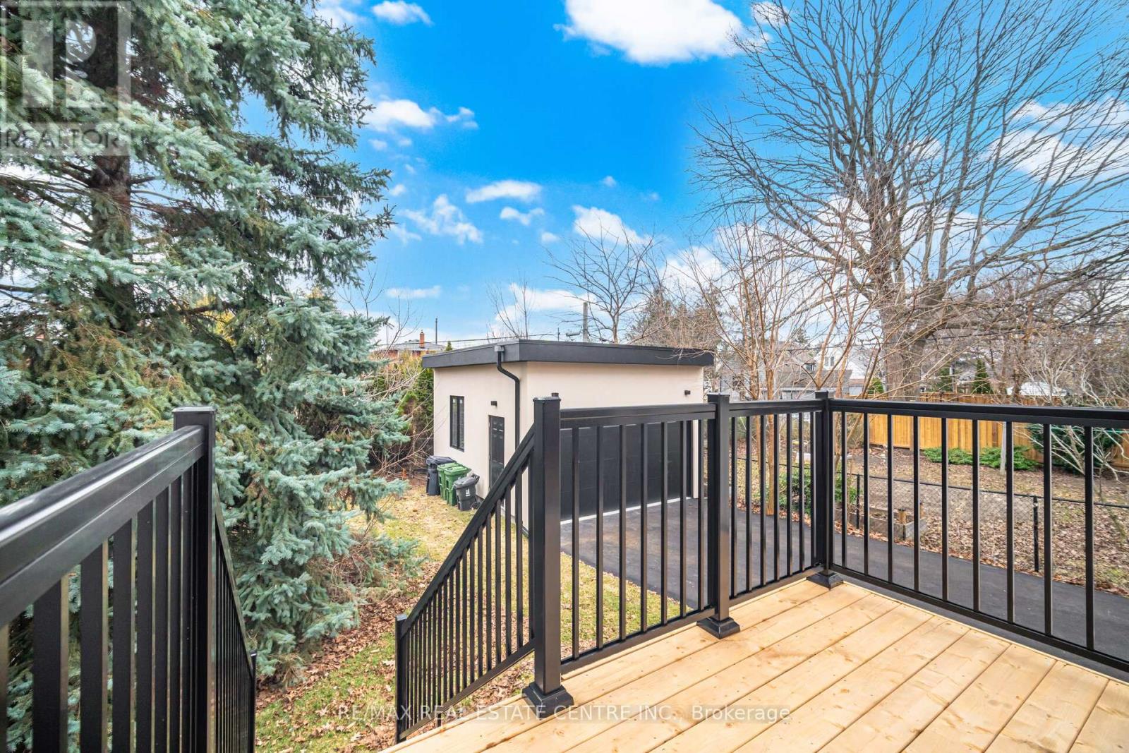 11 Bentley Drive, Toronto, Ontario  M8Z 3L9 - Photo 47 - W12931072