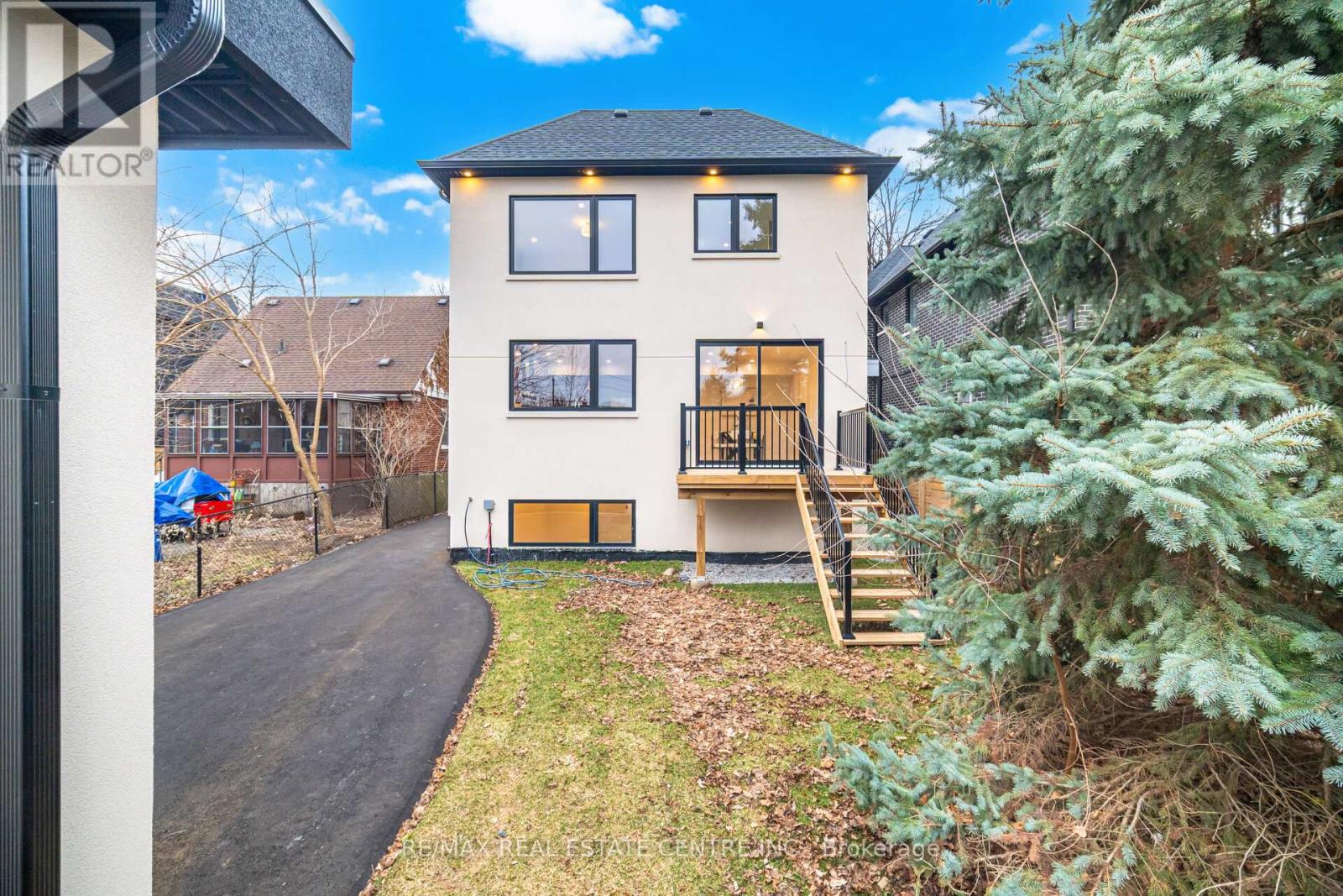 11 Bentley Drive, Toronto, Ontario  M8Z 3L9 - Photo 49 - W12931072