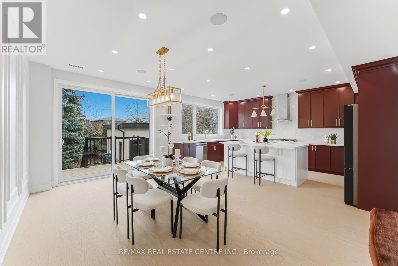 11 Bentley Drive, Toronto, Ontario  M8Z 3L9 - Photo 9 - W12931072