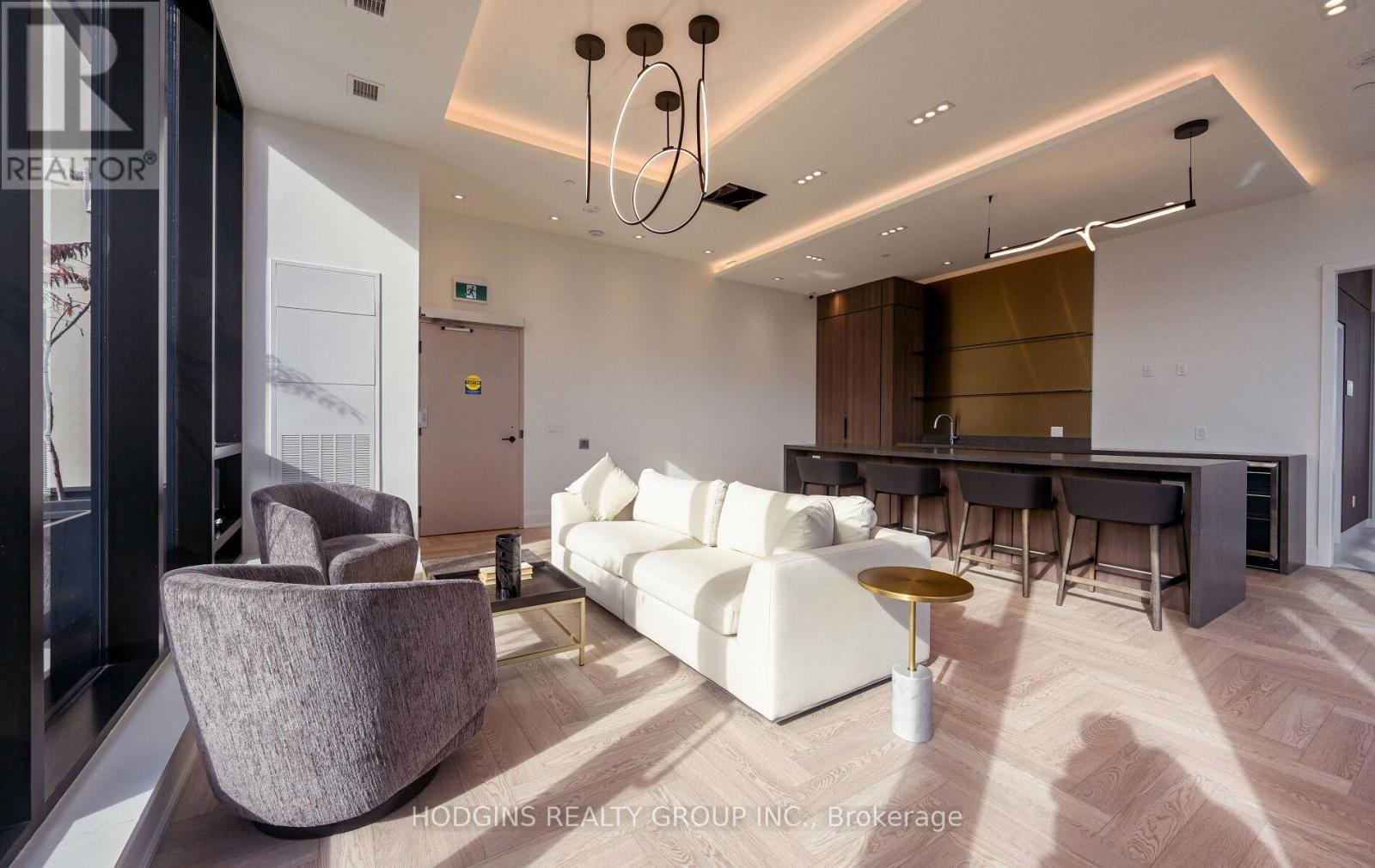 106 - 1035 Southdown Road, Mississauga, Ontario  L5J 0A2 - Photo 3 - W12931076