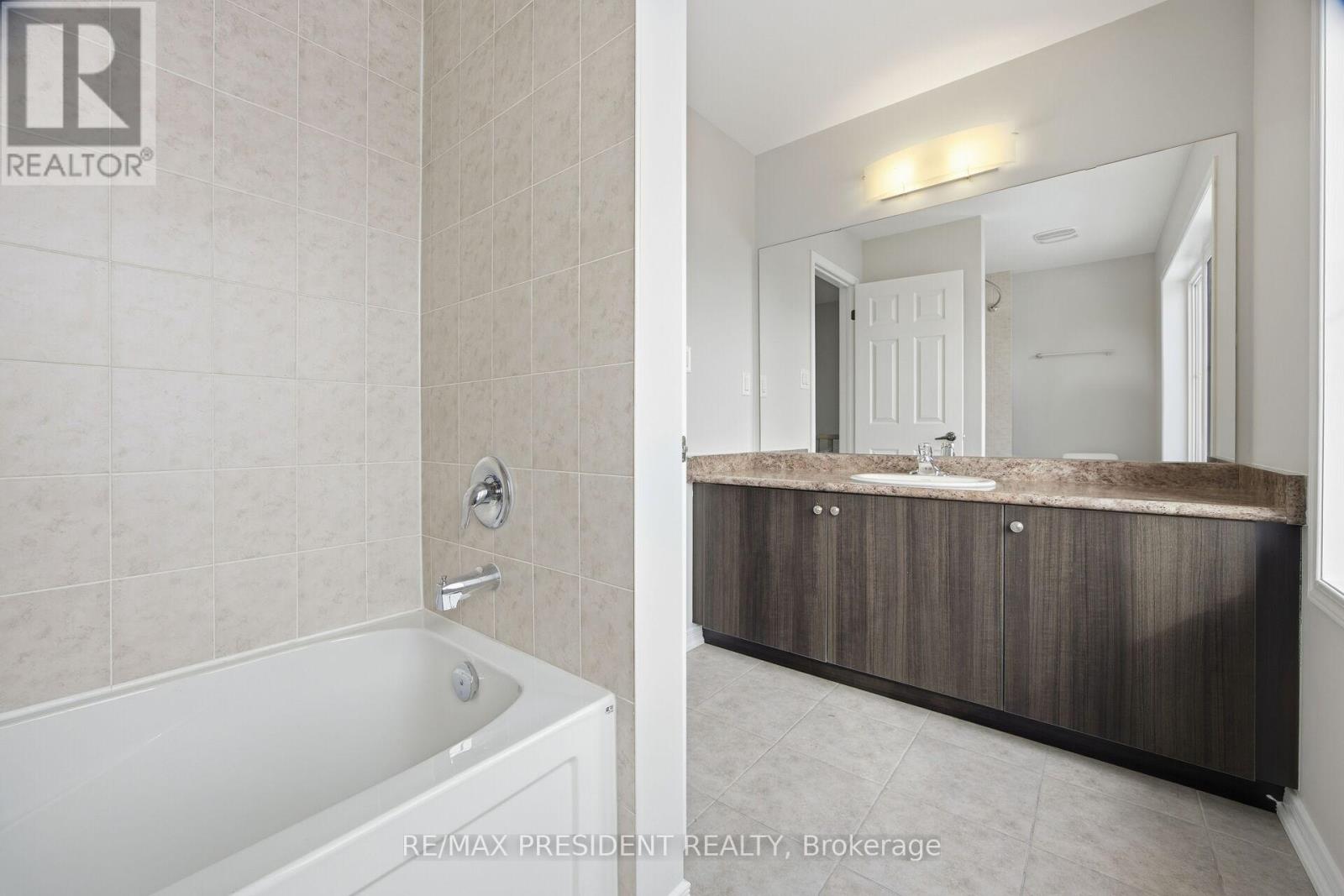 584 Remembrance Road, Brampton, Ontario  L7A 4N2 - Photo 38 - W12931082