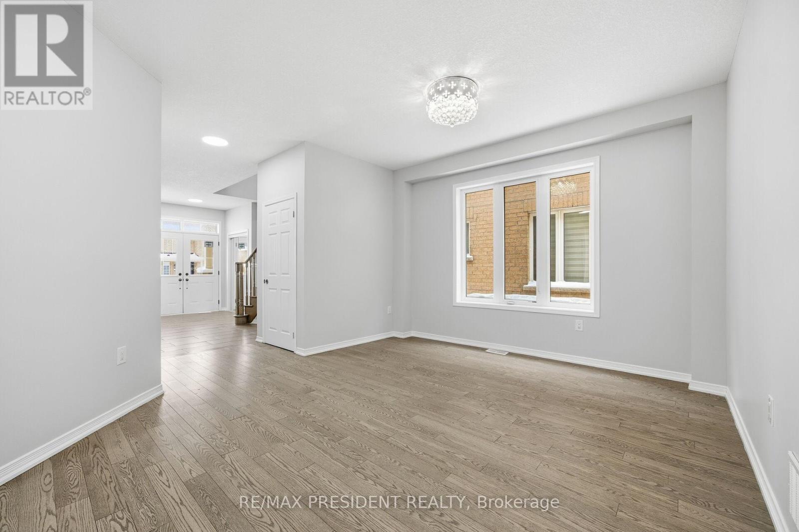 584 Remembrance Road, Brampton, Ontario  L7A 4N2 - Photo 6 - W12931082