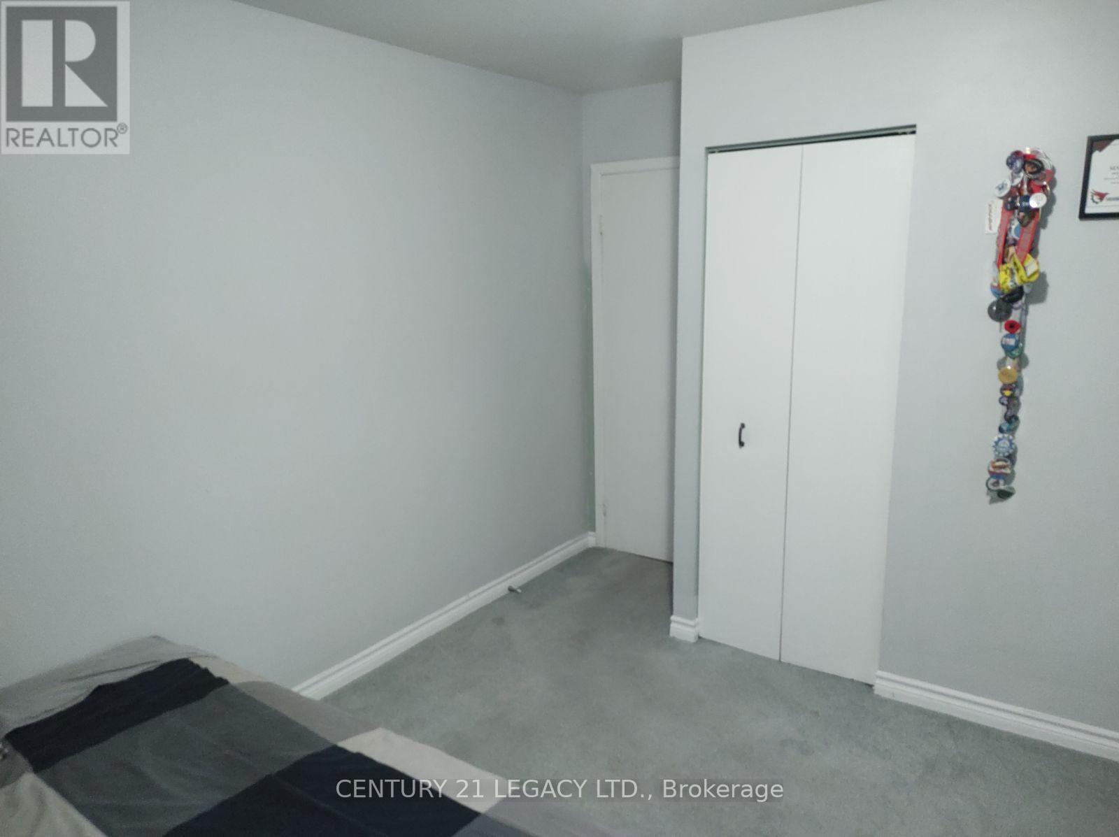 129 Mccraney Street W, Oakville, Ontario  L6H 1H5 - Photo 12 - W12931084