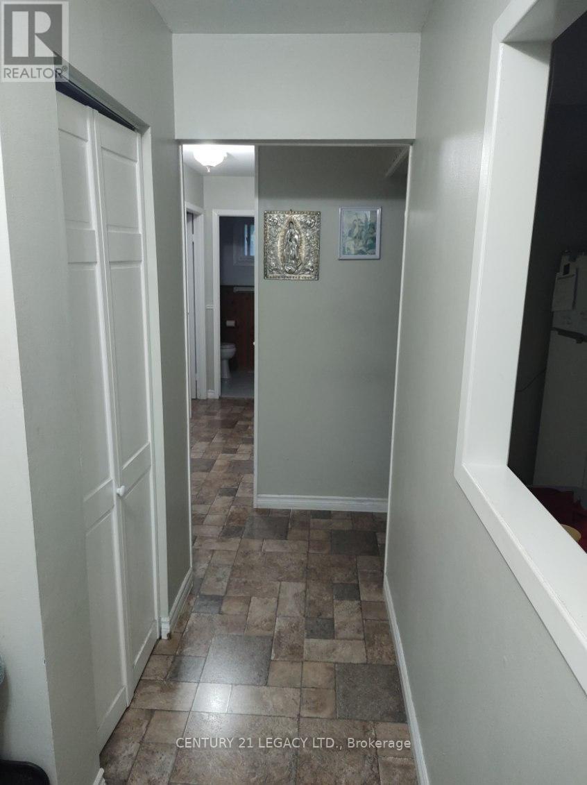 129 Mccraney Street W, Oakville, Ontario  L6H 1H5 - Photo 13 - W12931084