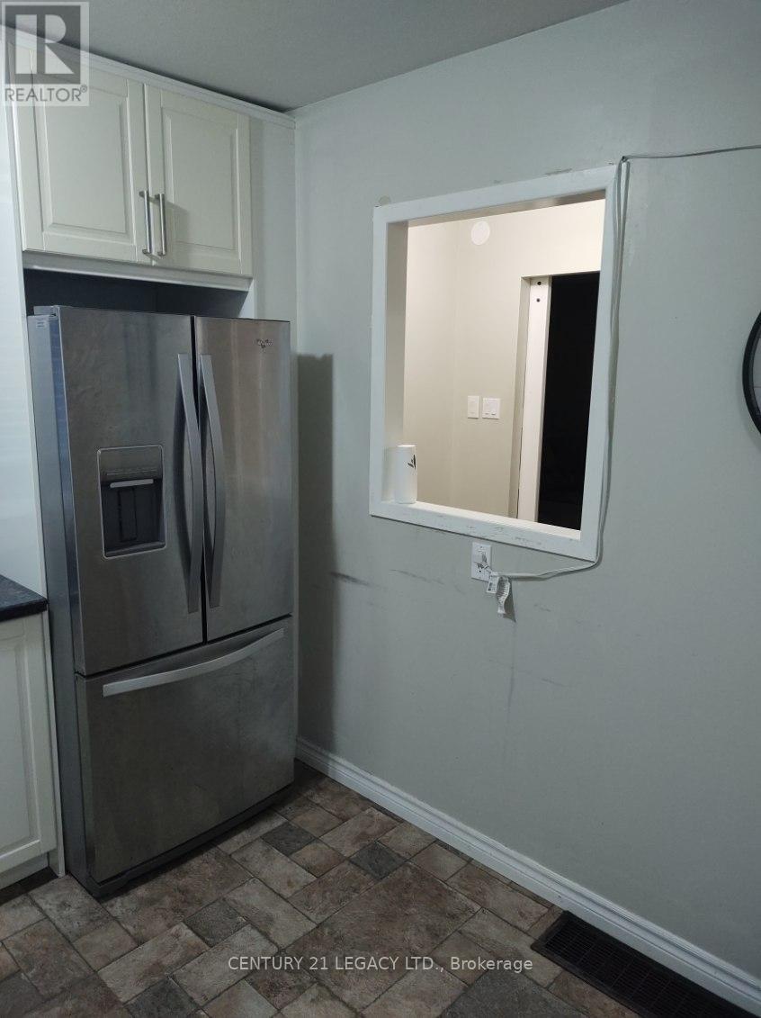 129 Mccraney Street W, Oakville, Ontario  L6H 1H5 - Photo 7 - W12931084