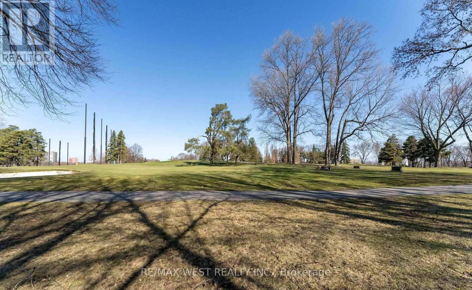 28 Braywin Drive N, Toronto, Ontario  M9P 2P1 - Photo 25 - W12931088