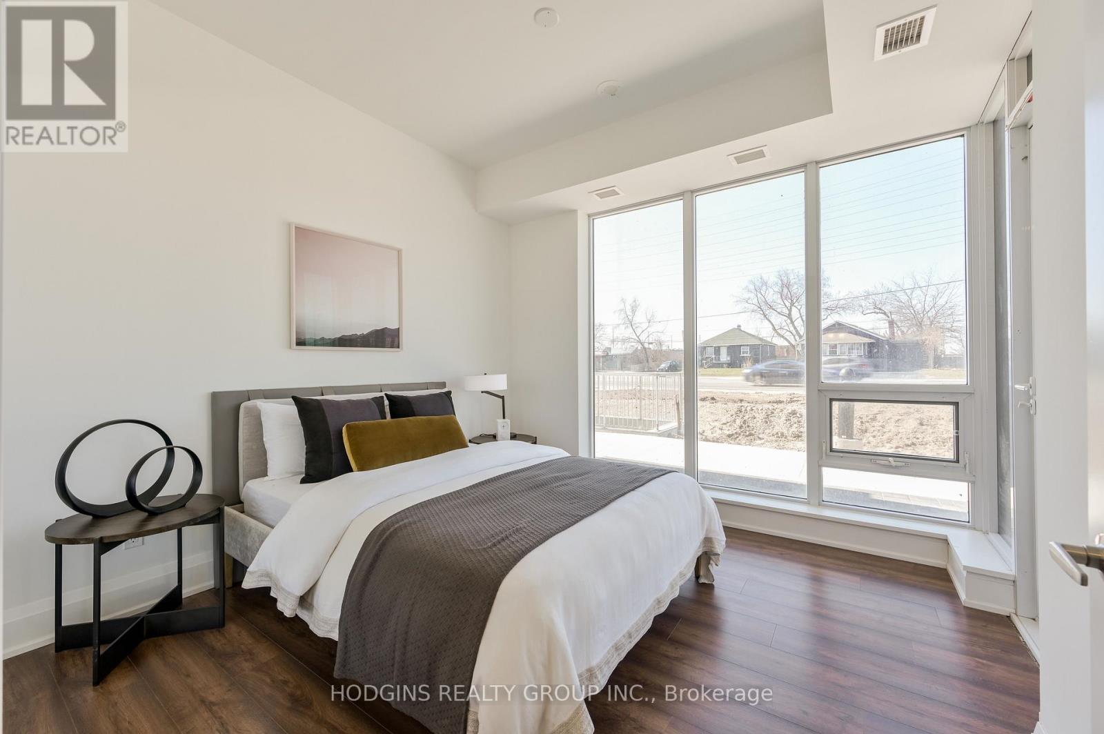 1711 - 1035 Southdown Road, Mississauga, Ontario  L5J 0A2 - Photo 17 - W12931106