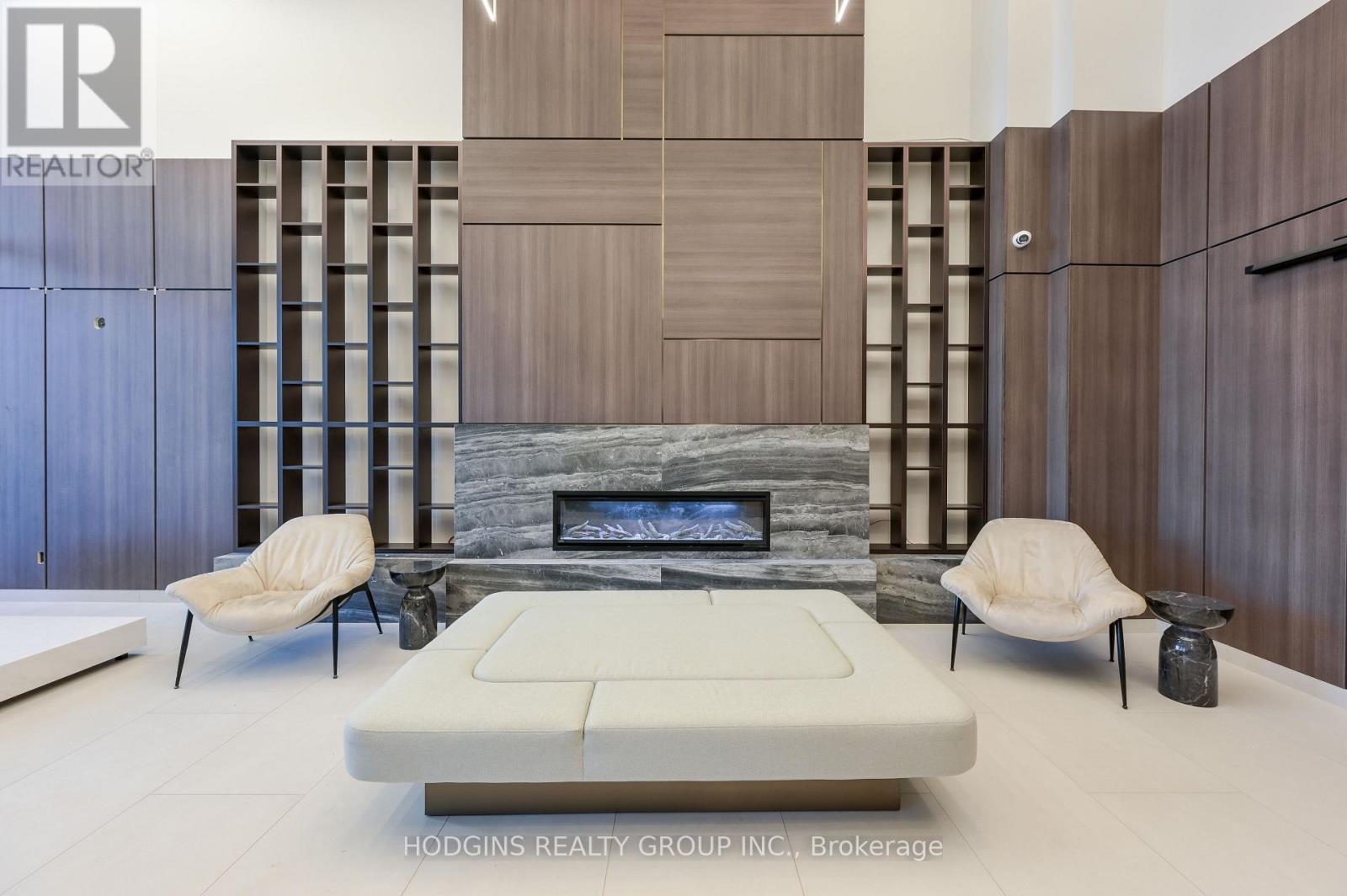 1711 - 1035 Southdown Road, Mississauga, Ontario  L5J 0A2 - Photo 2 - W12931106