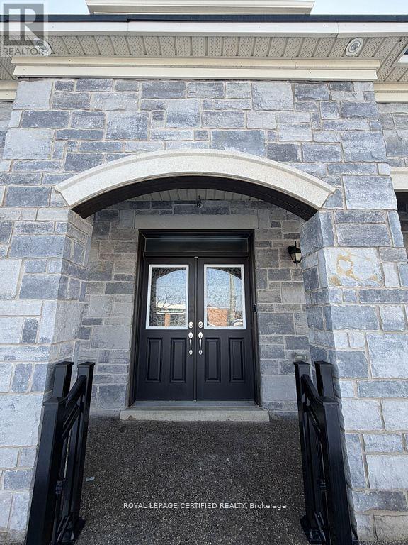 1111 Hamman Way, Milton, Ontario  L9E 1K2 - Photo 3 - W12931118