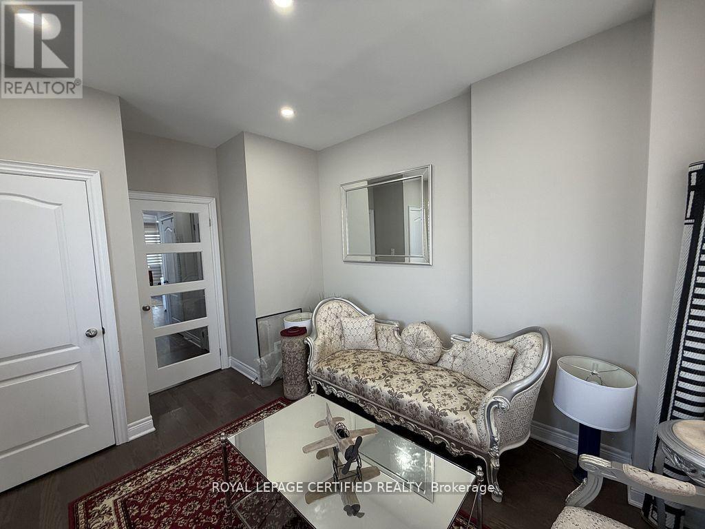 1111 Hamman Way, Milton, Ontario  L9E 1K2 - Photo 5 - W12931118