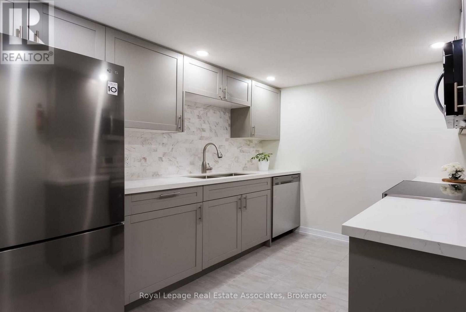 Lower Level - 669 Indian Road, Toronto, Ontario  M6P 1H8 - Photo 5 - W12931124