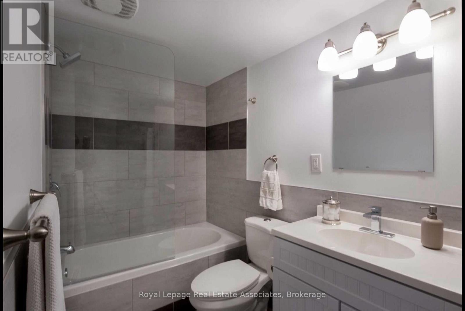 Lower Level - 669 Indian Road, Toronto, Ontario  M6P 1H8 - Photo 9 - W12931124