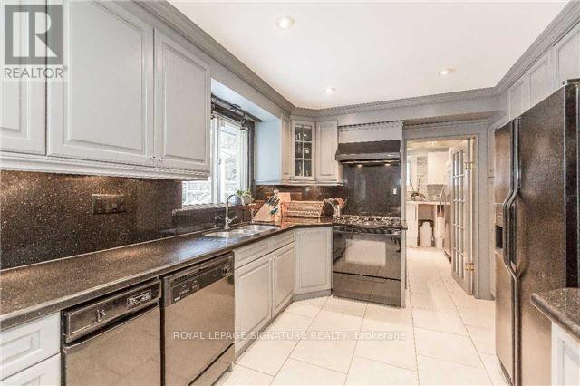 754 Dack Boulevard S, Mississauga, Ontario  L5H 1E4 - Photo 7 - W12931144