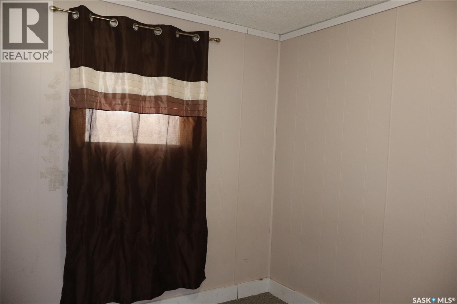 11 4th Street, Willow Bunch, Saskatchewan  S0H 4K0 - Photo 14 - SK031478