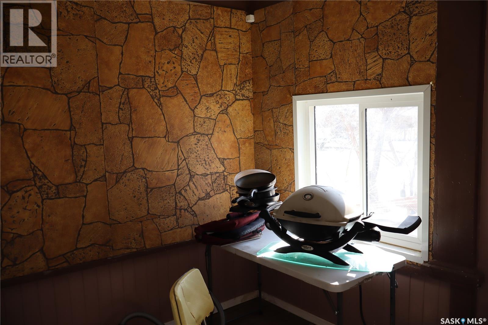 11 4th Street, Willow Bunch, Saskatchewan  S0H 4K0 - Photo 18 - SK031478