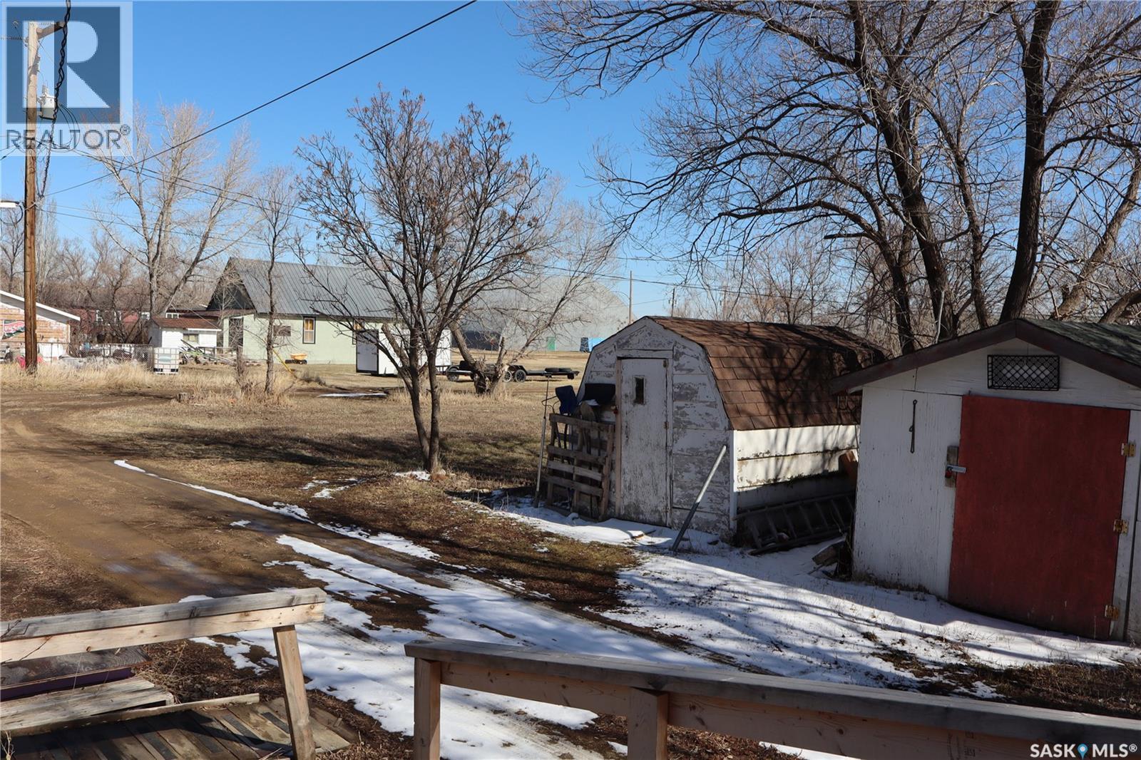 11 4th Street, Willow Bunch, Saskatchewan  S0H 4K0 - Photo 38 - SK031478