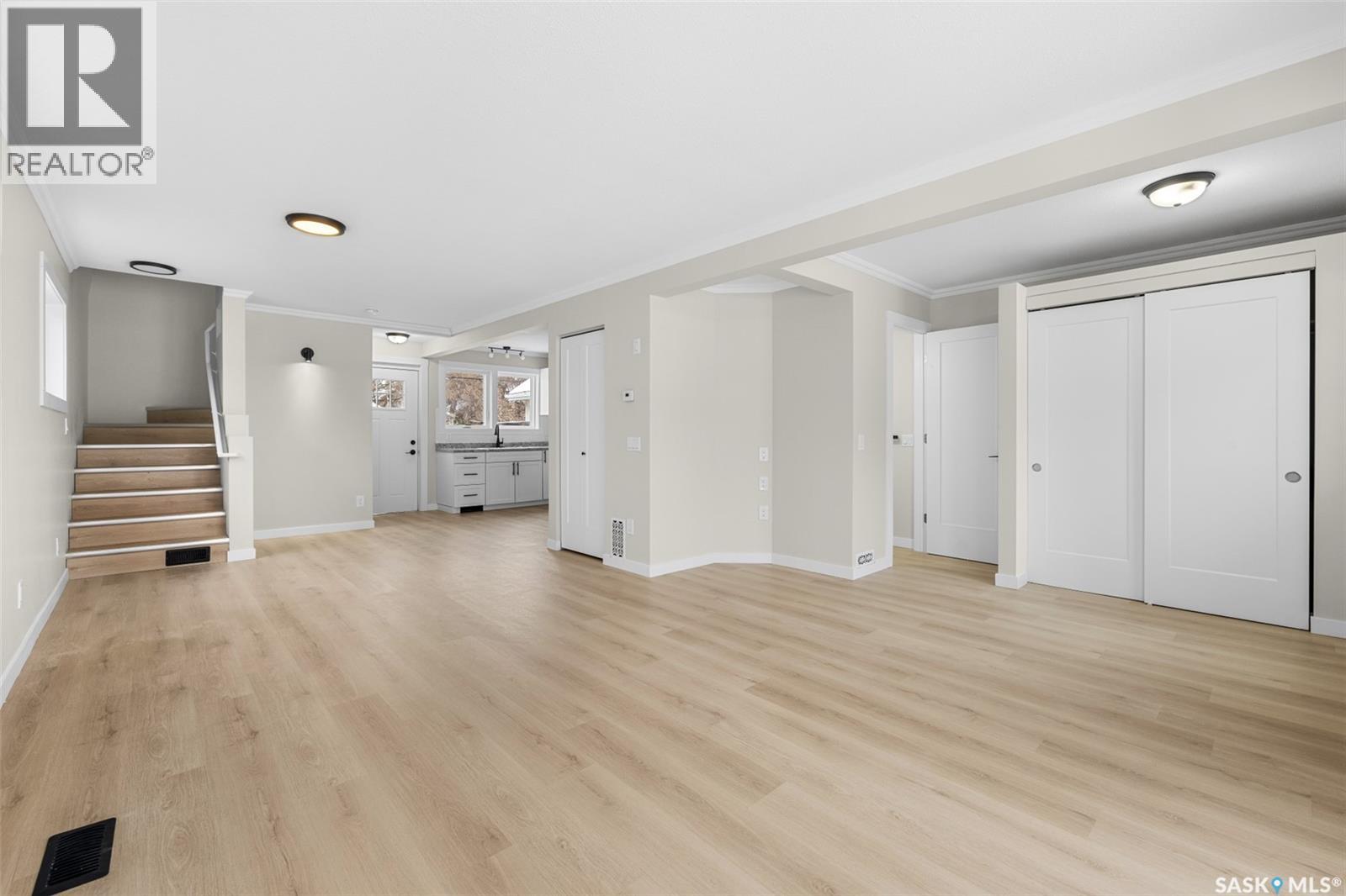 2150 Elliott Street, Regina, Saskatchewan  S4N 3H2 - Photo 4 - SK031430