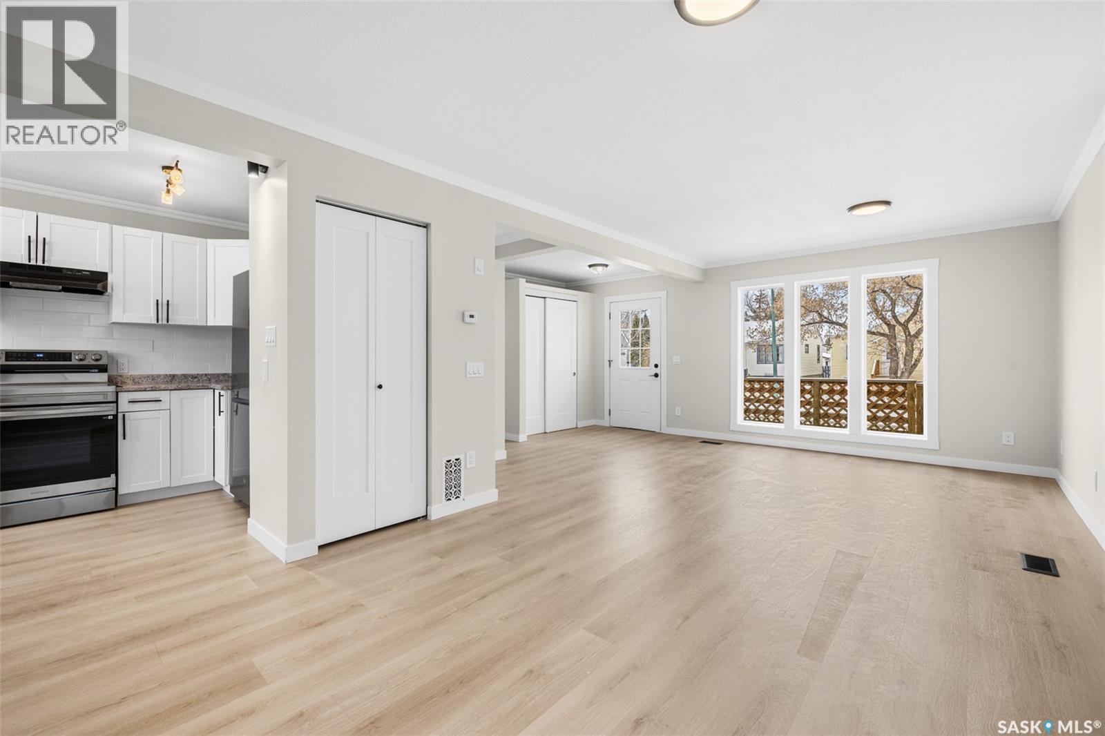 2150 Elliott Street, Regina, Saskatchewan  S4N 3H2 - Photo 5 - SK031430