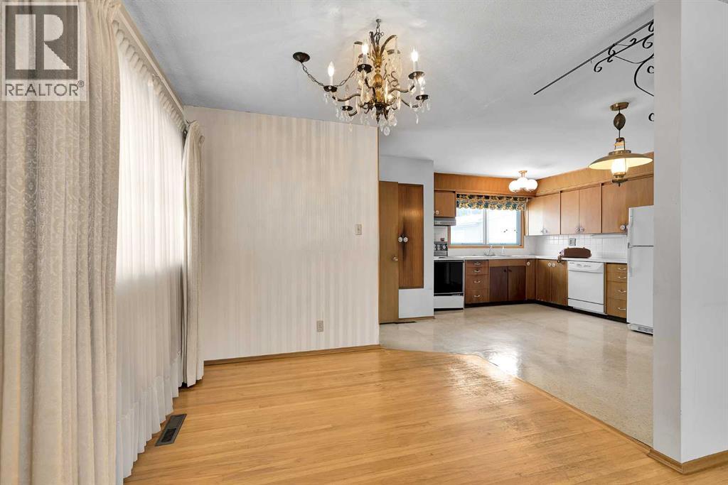 1483 Northmount Drive Nw, Calgary, Alberta  T2L 0G7 - Photo 6 - A2287712