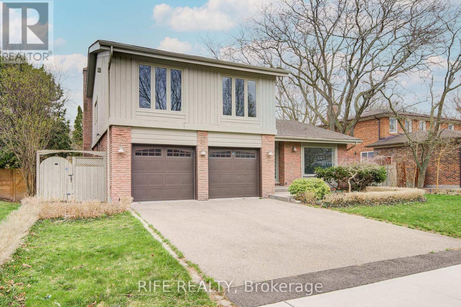 17 BRAMBLE DRIVE, Toronto, Ontario