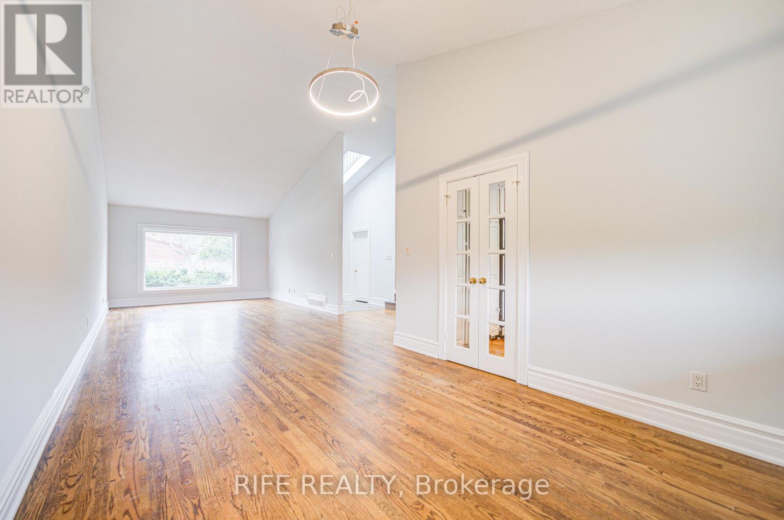 17 Bramble Drive, Toronto, Ontario  M3B 2E9 - Photo 10 - C12931164