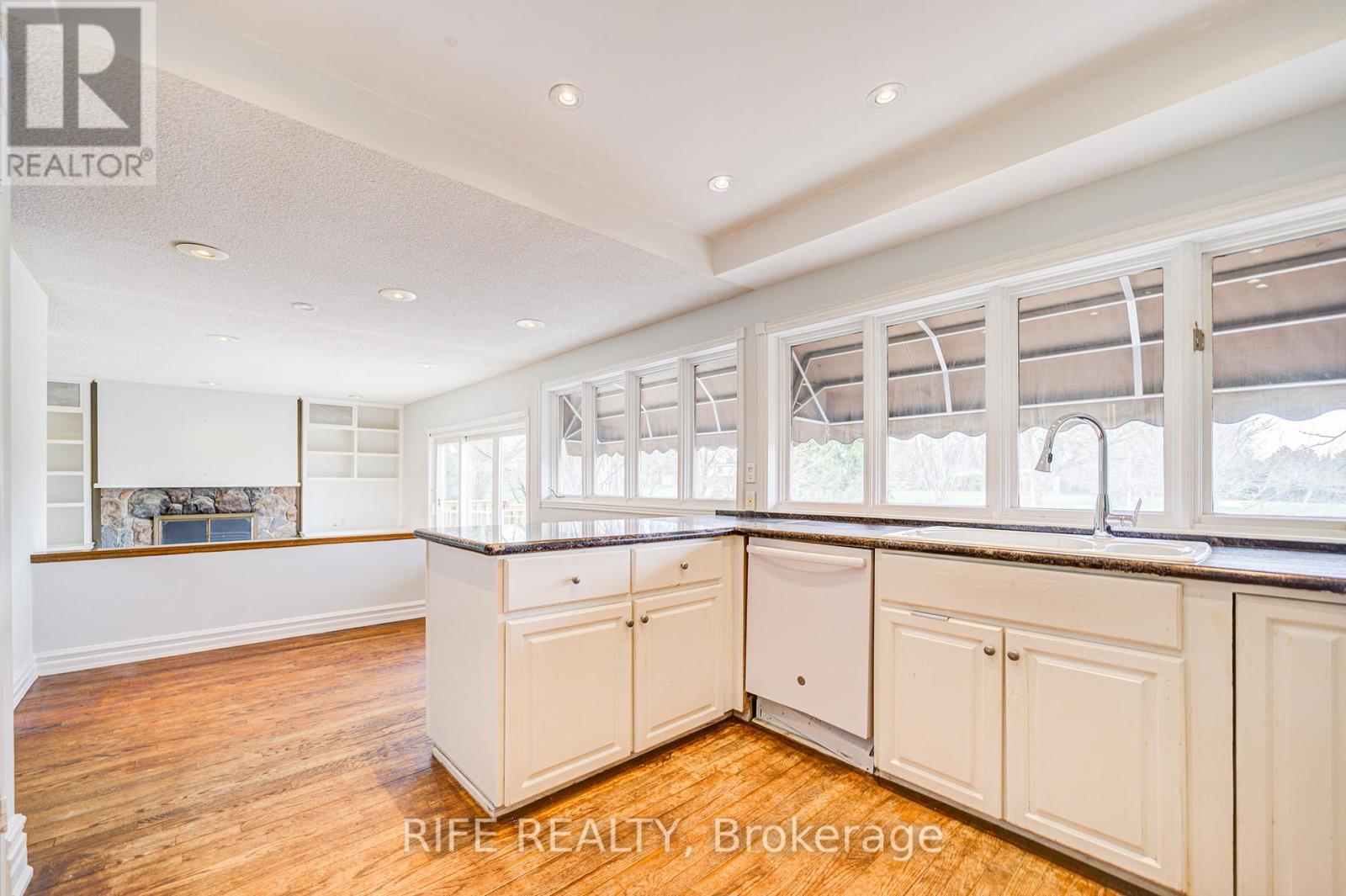 17 Bramble Drive, Toronto, Ontario  M3B 2E9 - Photo 17 - C12931164