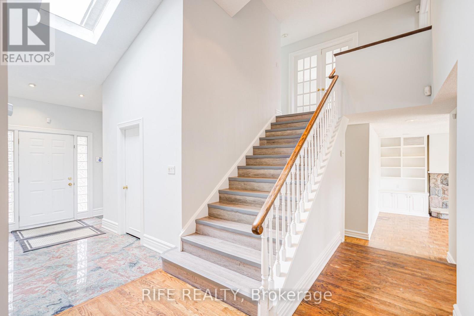 17 Bramble Drive, Toronto, Ontario  M3B 2E9 - Photo 5 - C12931164