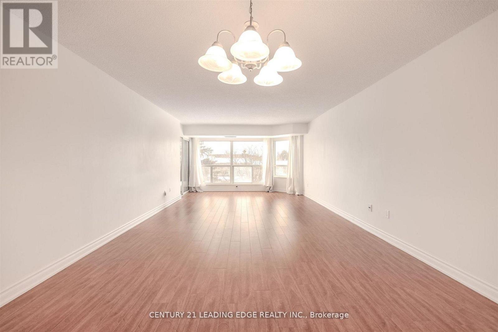 302 - 175 Cedar Avenue, Richmond Hill, Ontario  L4C 9V3 - Photo 4 - N12931056