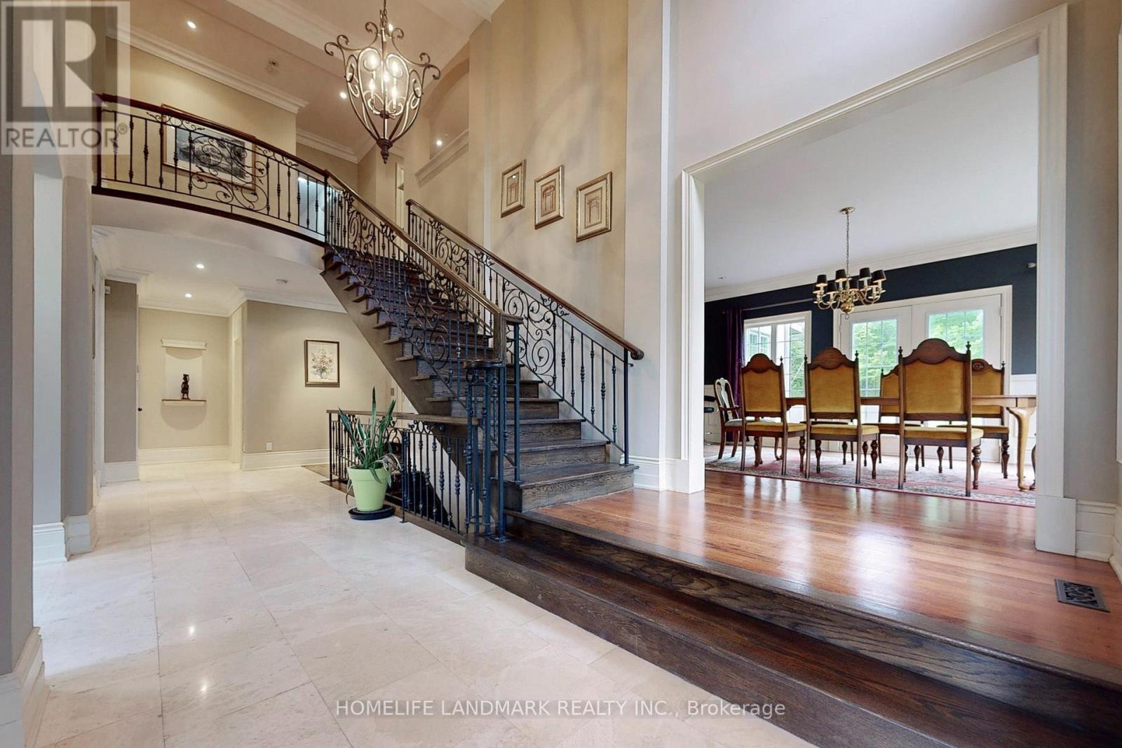 19 Wolf Run Court, Whitchurch-Stouffville, Ontario  L4A 2L4 - Photo 7 - N12931174