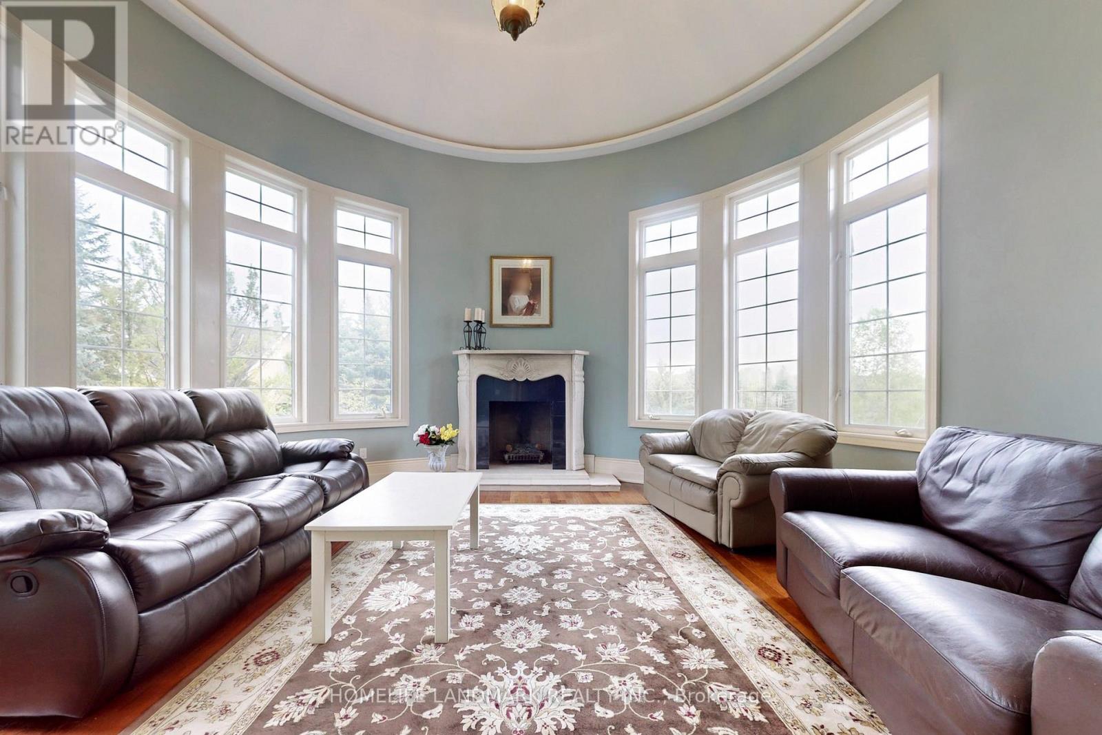 19 Wolf Run Court, Whitchurch-Stouffville, Ontario  L4A 2L4 - Photo 8 - N12931174