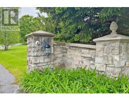 19 WOLF RUN COURT, Whitchurch-Stouffville, Ontario