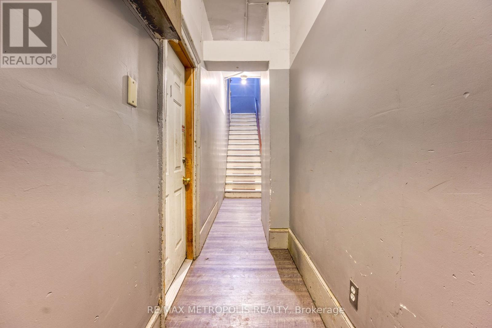 2 - 132 Forsyth Street S, Sarnia, Ontario  N7T 3A7 - Photo 4 - X12924432