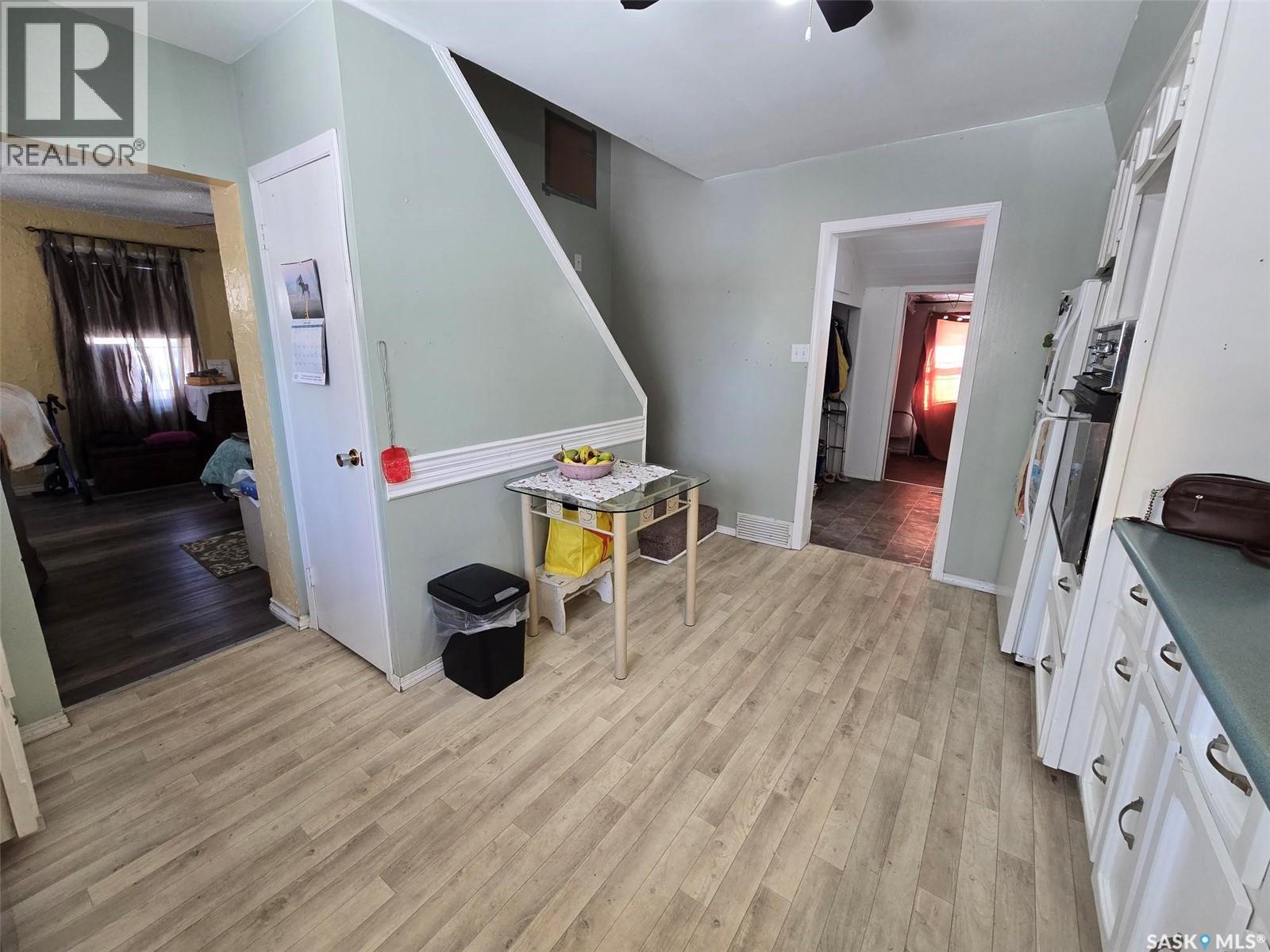 298 7th Avenue, Broadview, Saskatchewan  S0G 0K0 - Photo 10 - SK031491