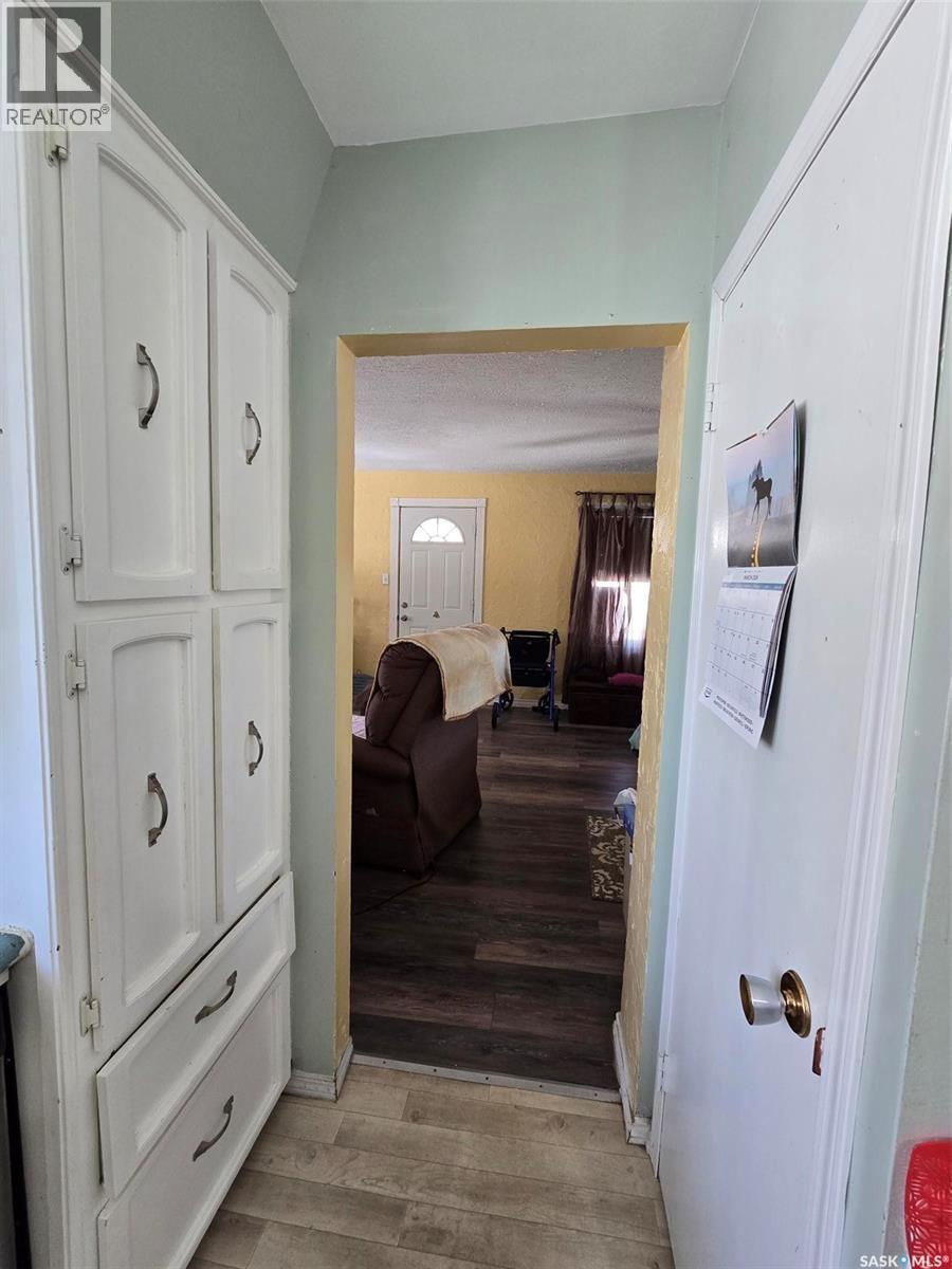 298 7th Avenue, Broadview, Saskatchewan  S0G 0K0 - Photo 20 - SK031491
