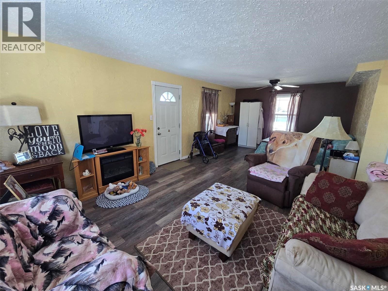 298 7th Avenue, Broadview, Saskatchewan  S0G 0K0 - Photo 24 - SK031491