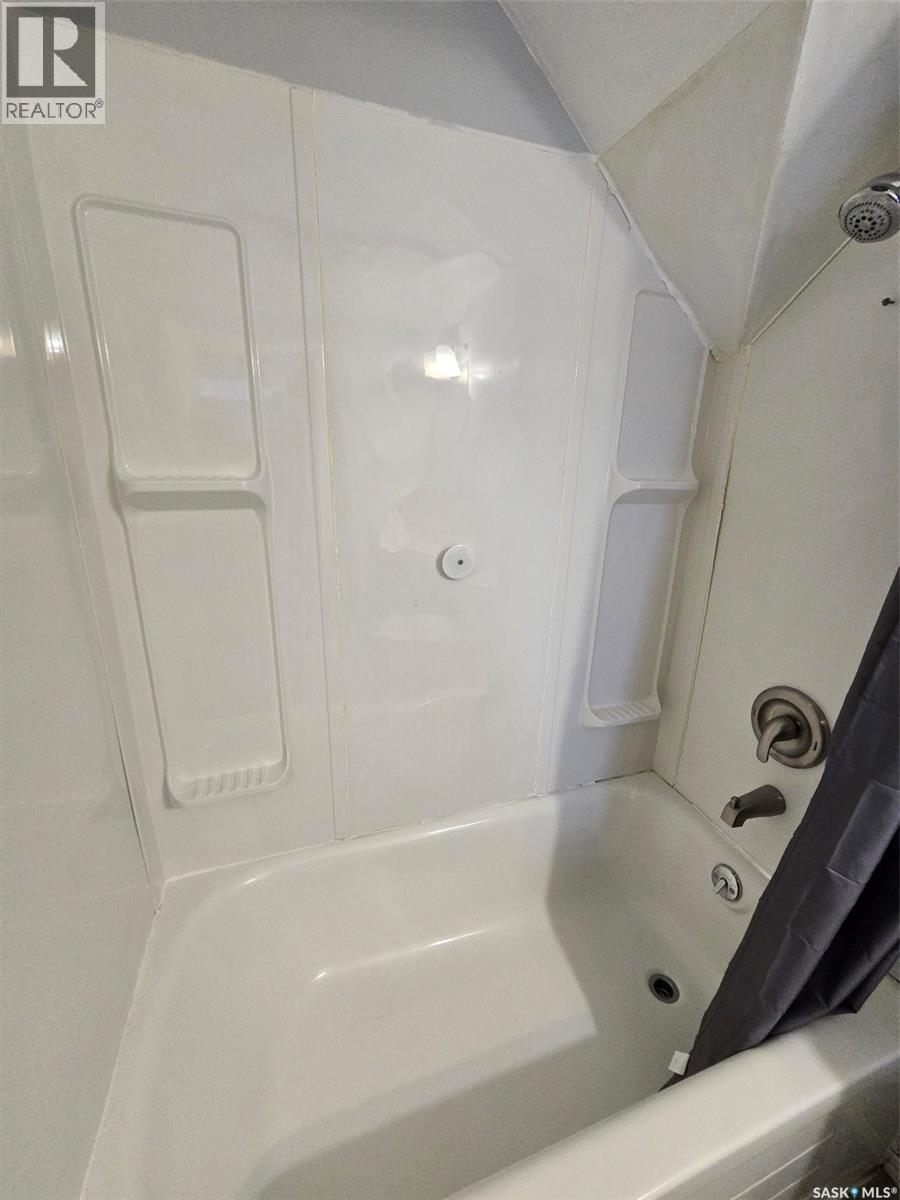 298 7th Avenue, Broadview, Saskatchewan  S0G 0K0 - Photo 34 - SK031491