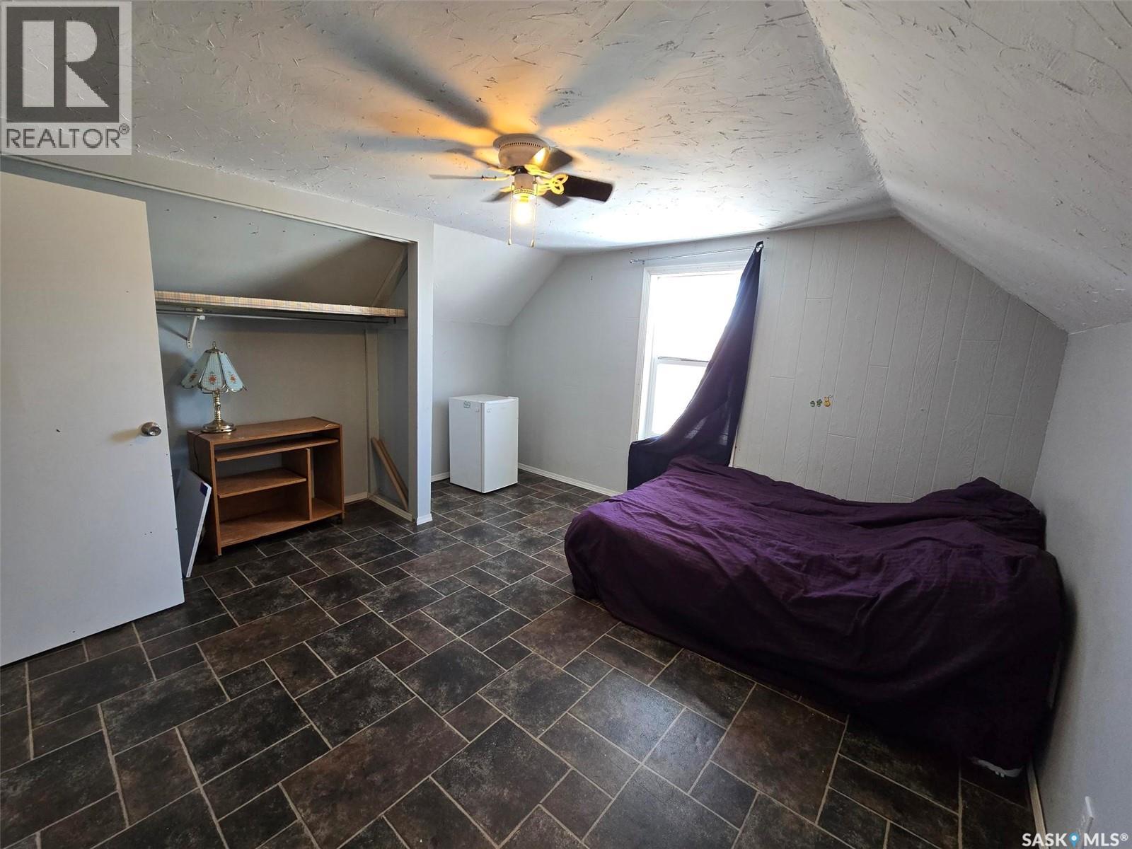 298 7th Avenue, Broadview, Saskatchewan  S0G 0K0 - Photo 41 - SK031491